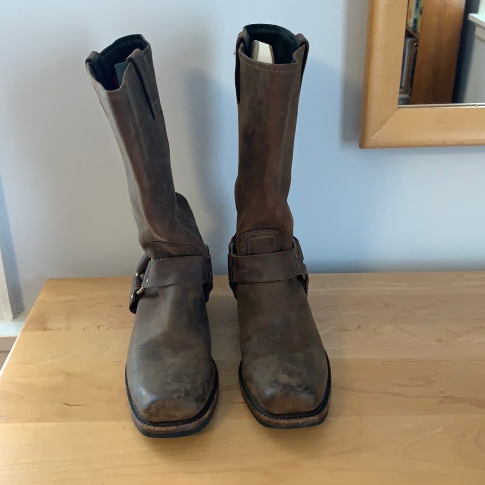 Frye harness brown boots size 8